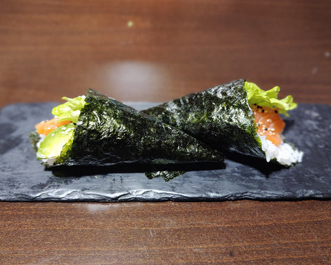 Temaki de salmón (2 unidades)